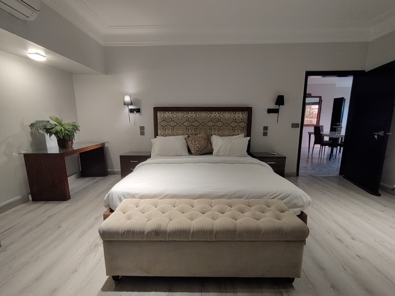 10 Bedroom Near Aga Khan, Dhoraji