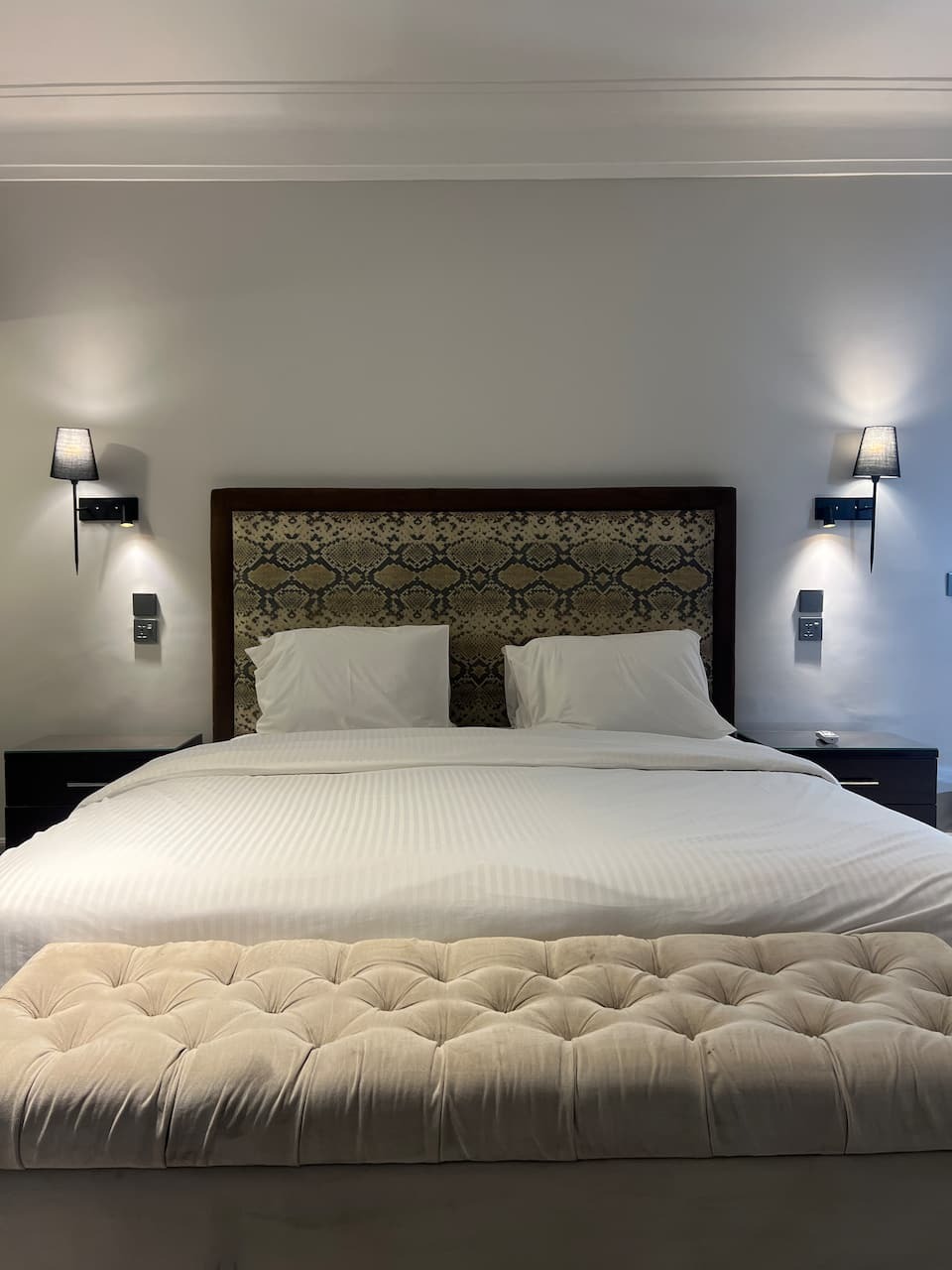 2 Bedroom 2nd Floor in Dhoraji (Aga Khan)