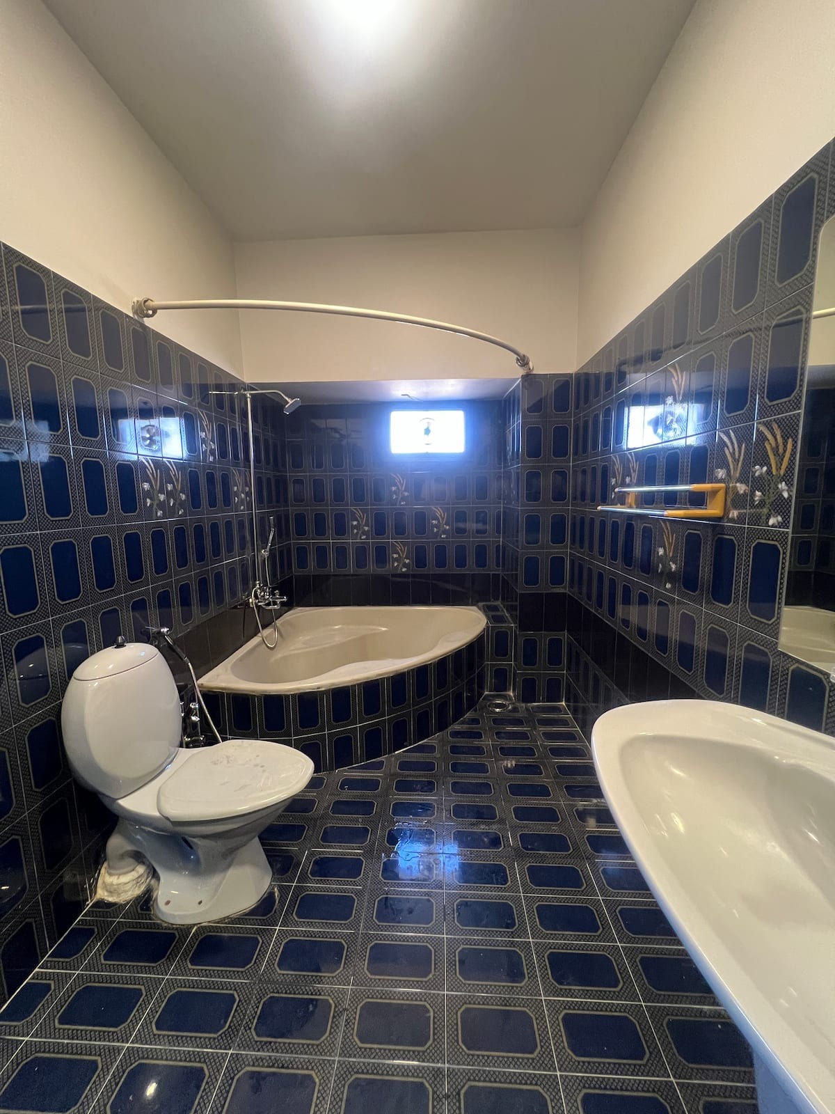 2 Bedroom 2nd Floor in Dhoraji (Aga Khan)