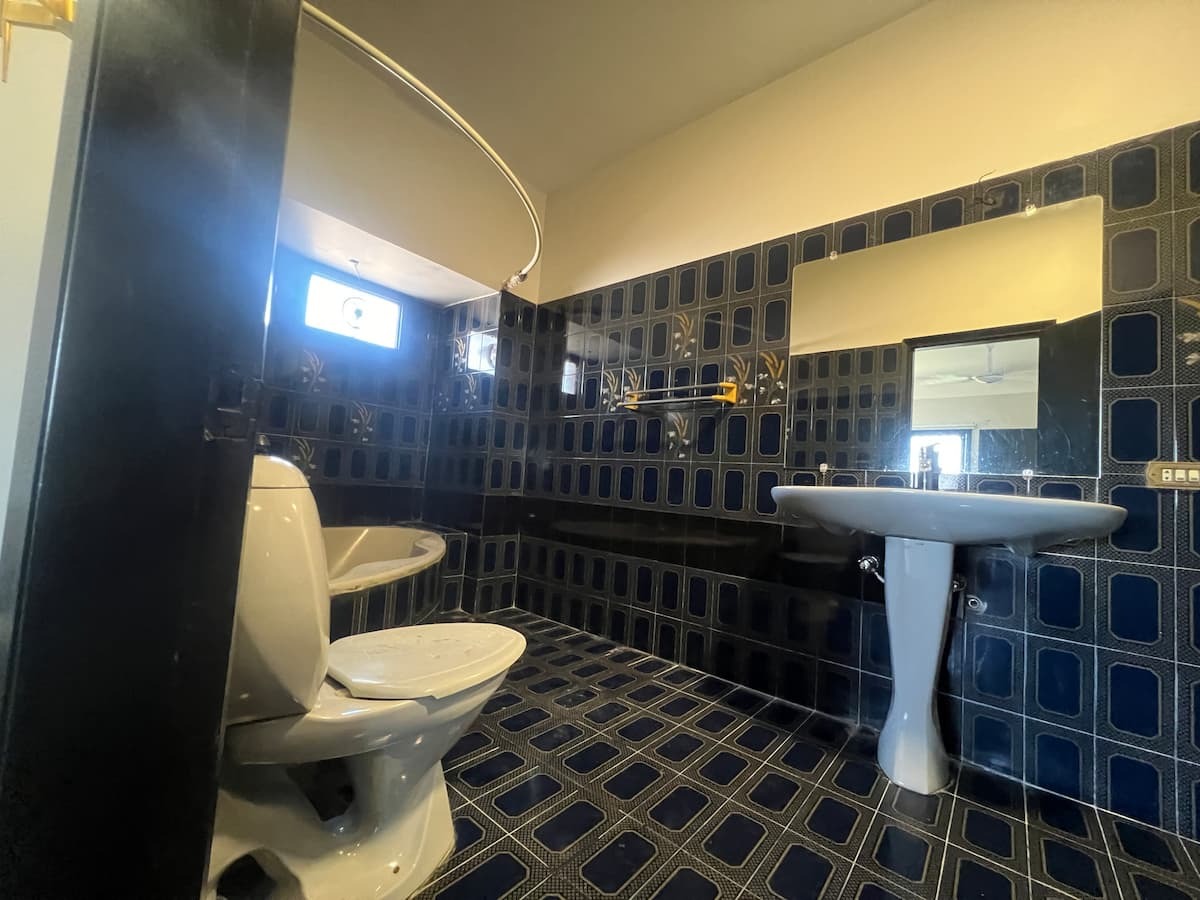 2 Bedroom 2nd Floor in Dhoraji (Aga Khan)